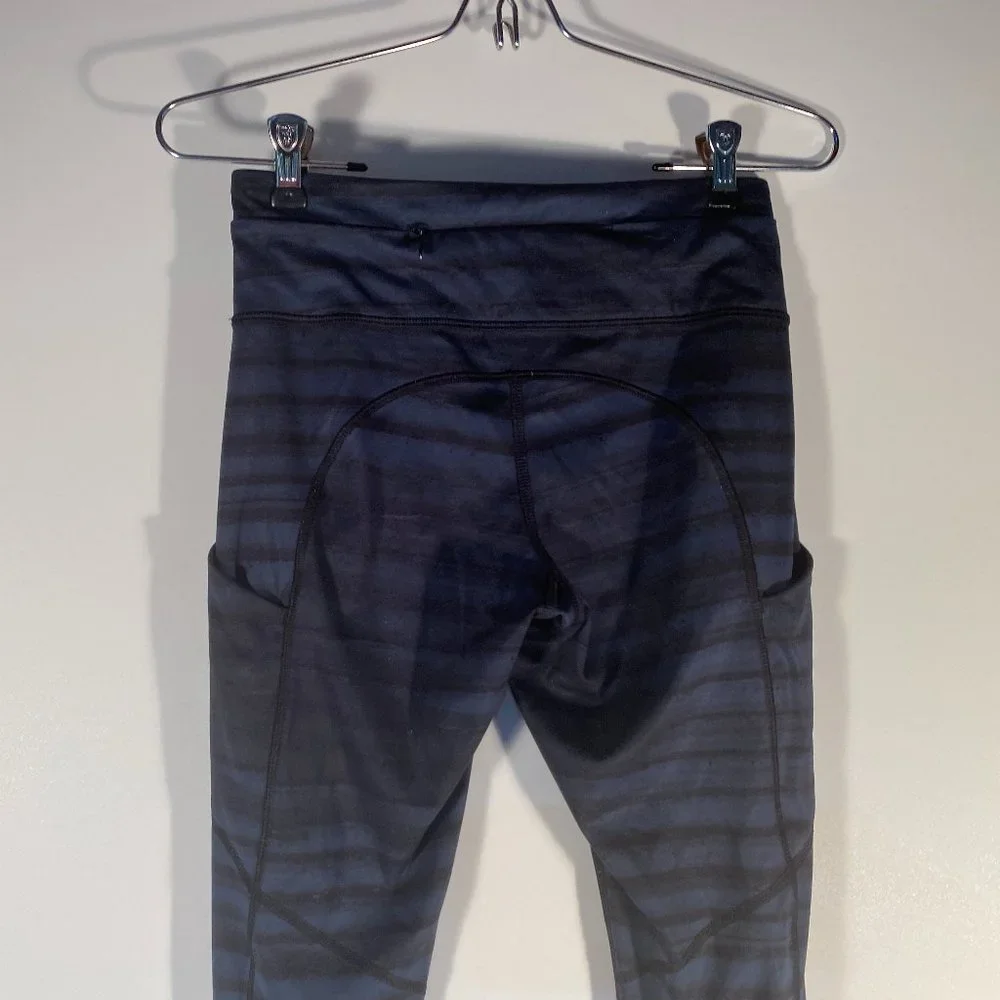 Lululemon Ruffled Leg Blue Black Workout Leggings Women Size 4 - Picture 5 of 7